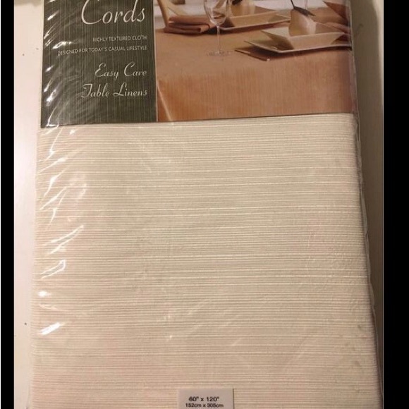 Linen colored 120” Table Cloth, 14matching cloth napkins, brown Napkin Rings.NWT - Picture 2 of 4